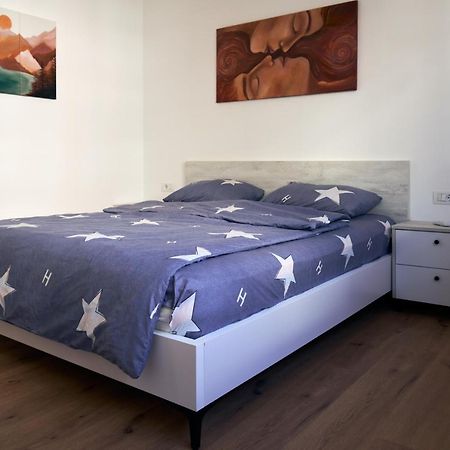 Central Beach Apartment Sarande Exterior photo